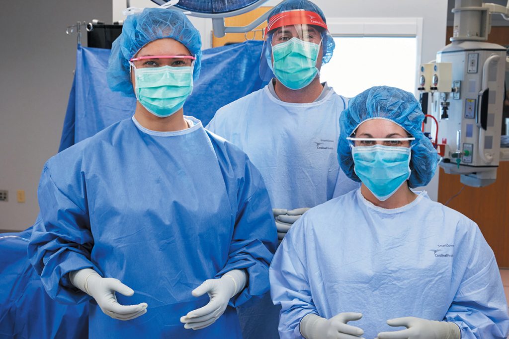 Blouses-médicales-Vêtements-de-protection-pour-réduire-la-propagation-de-l'infection-1024x683