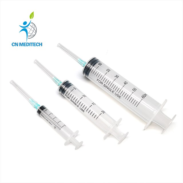 Seringue d'injection Luer Slip médicale jetable en trois parties avec aiguille