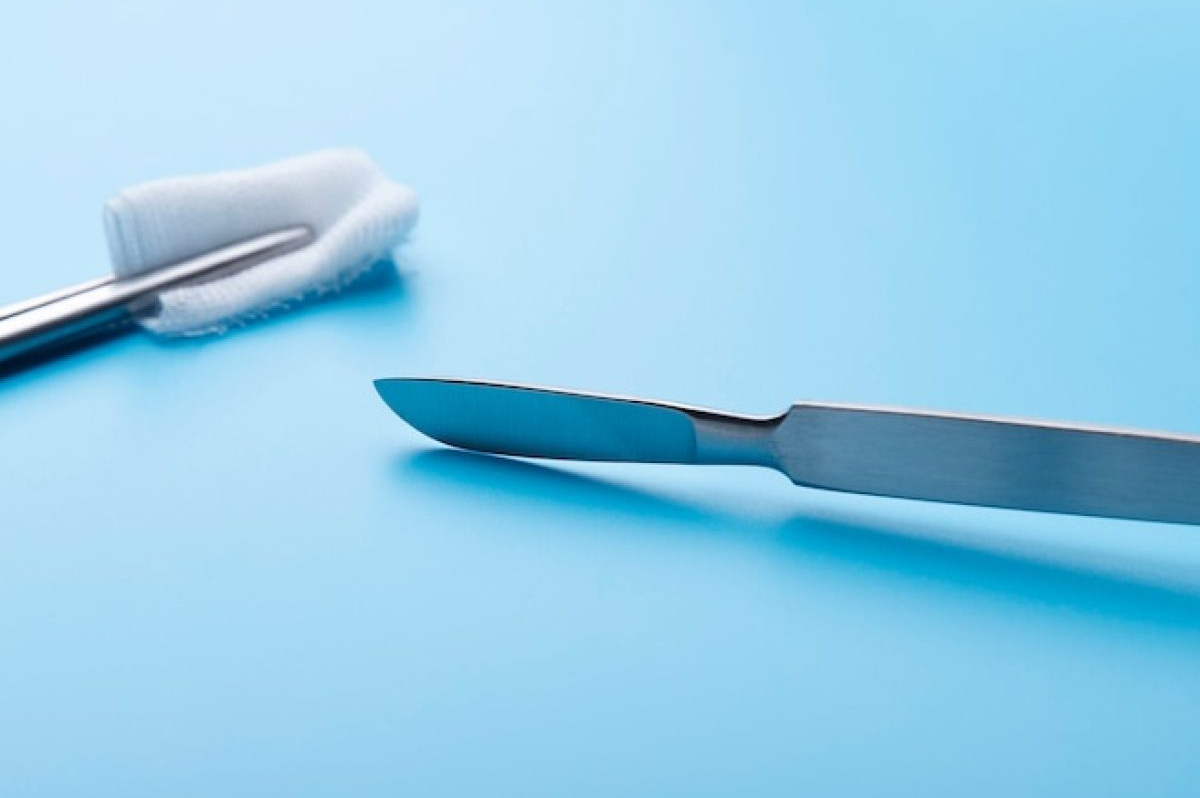 scalpel chirurgical1.jpg