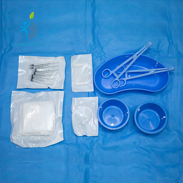 Pack chirurgical ophtalmique à champ ophtalmique jetable