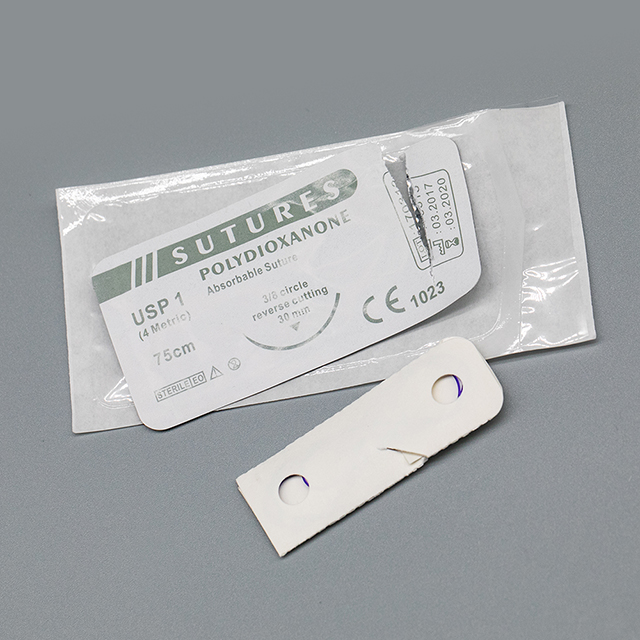 Suture monofilament résorbable en polydioxanone avec aiguille à coupe inversée
