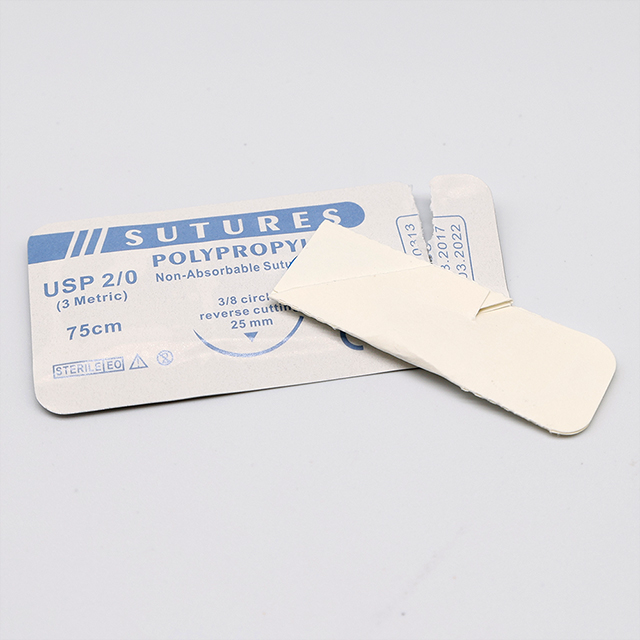 Sutures chirurgicales en polypropylène non résorbables avec aiguille