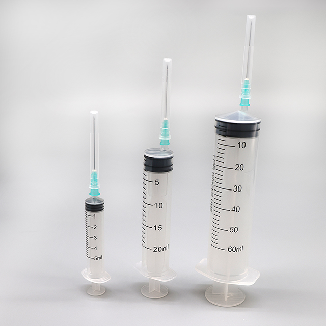 Seringue d'injection Luer Slip médicale jetable en trois parties avec aiguille