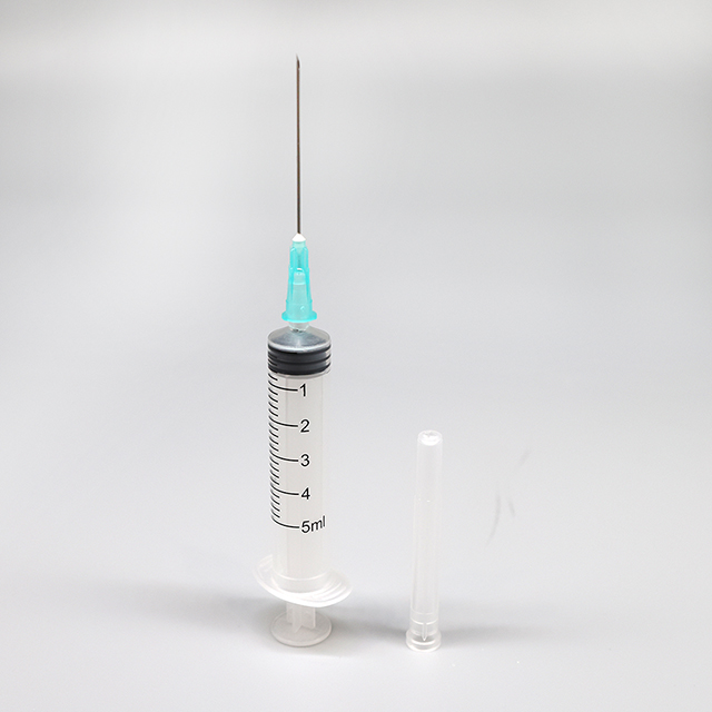 Seringue d'injection Luer Slip médicale jetable en trois parties avec aiguille