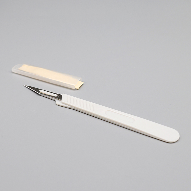 Scalpel chirurgical jetable professionnel médical avec lame en acier inoxydable
