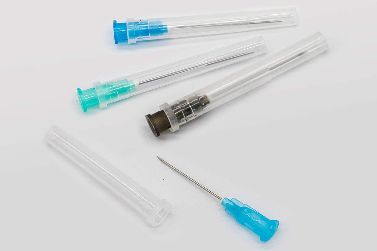 Aiguilles hypodermiques jetables standard.jpg