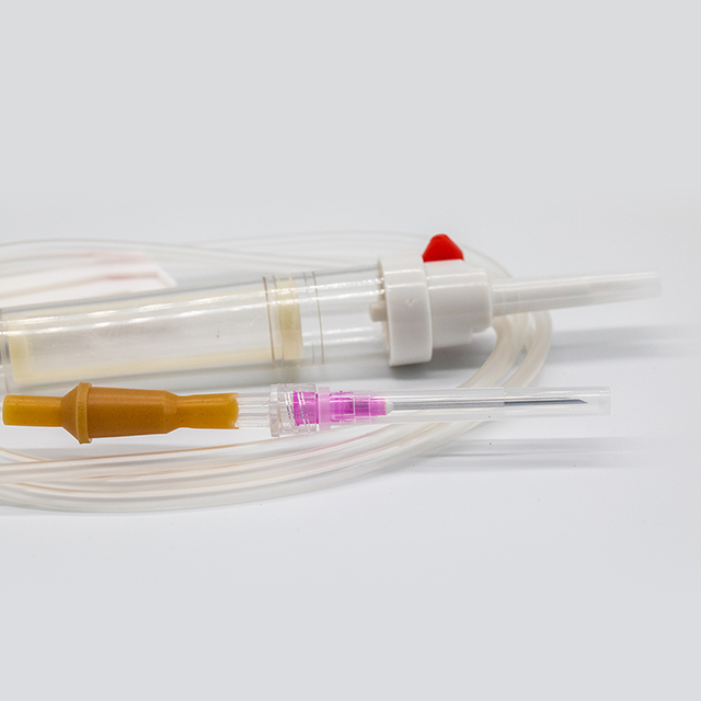 Ensemble de transfusion sanguine à aiguille Luer Lock jetable avec filtre à air