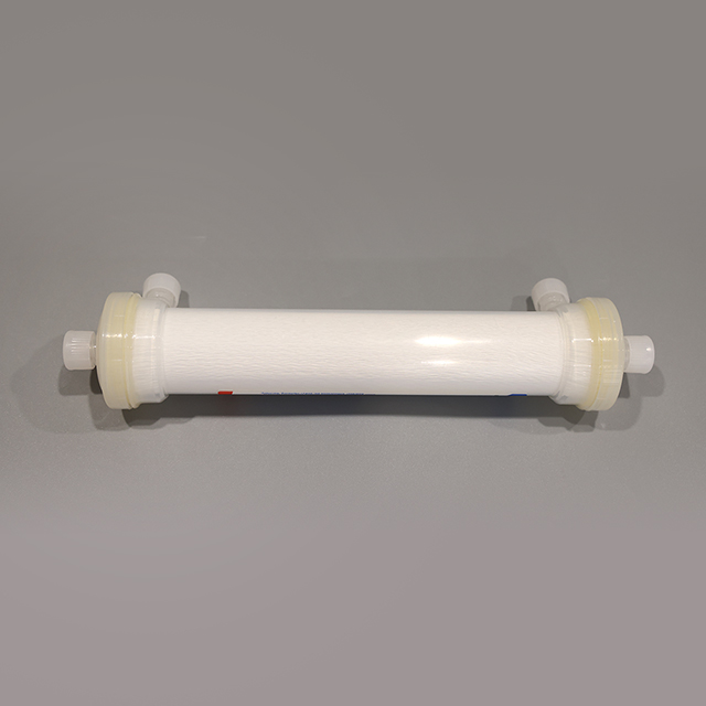 Dialyseur à fibres creuses avec membrane de dialyse 3M