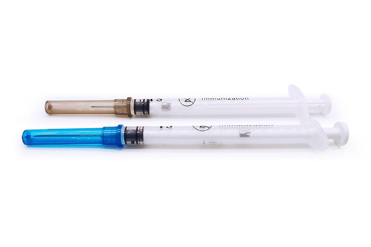 Seringue de vaccin.jpg