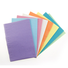 Bavoir dentaire coloré imperméable jetable pour lu0026#39;usage patient
