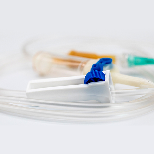Ensemble de perfusion d'administration IV jetable avec aiguille
