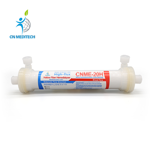 Dialyseur à fibres creuses avec membrane de dialyse 3M