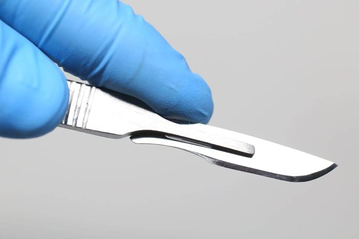 scalpel chirurgical1.jpg