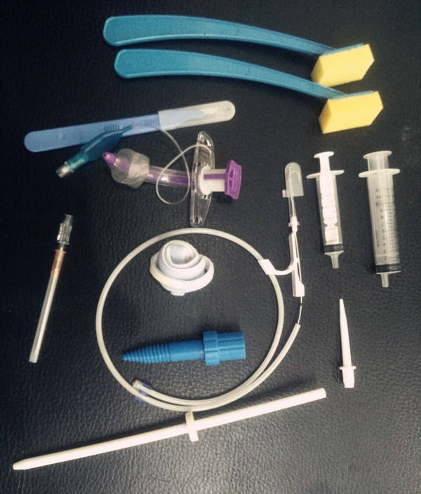 Kit de trachéotomie stérile jetable pour opération de trachéotomie clinique