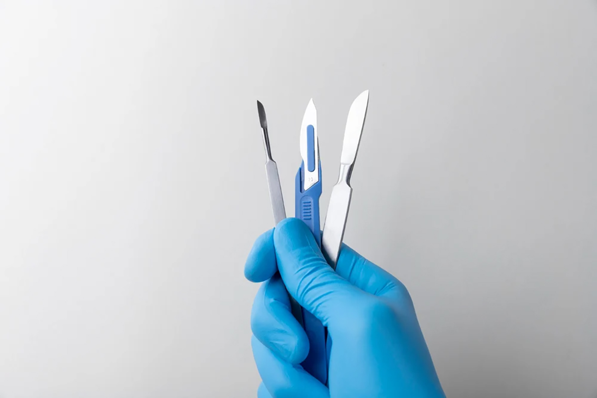 scalpel chirurgical1.jpg