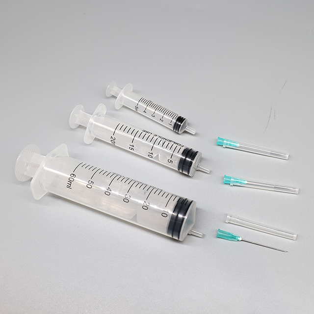 Seringue d'injection Luer Slip médicale jetable en trois parties avec aiguille