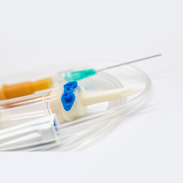 Ensemble de perfusion d'administration IV jetable avec aiguille