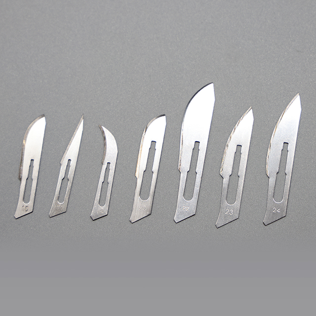 Lames de scalpel chirurgical stériles jetables médicales d'acier au carbone