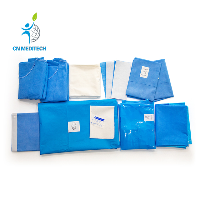 Kits obstétricaux jetables chirurgicaux Kit de livraison jetable personnalisé avec drap de naissance chirurgical